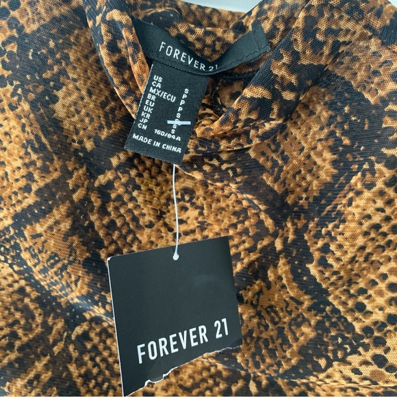 NWT Forever 21 Mesh Tee Snakeskin Print Size Small - Picture 3 of 5
